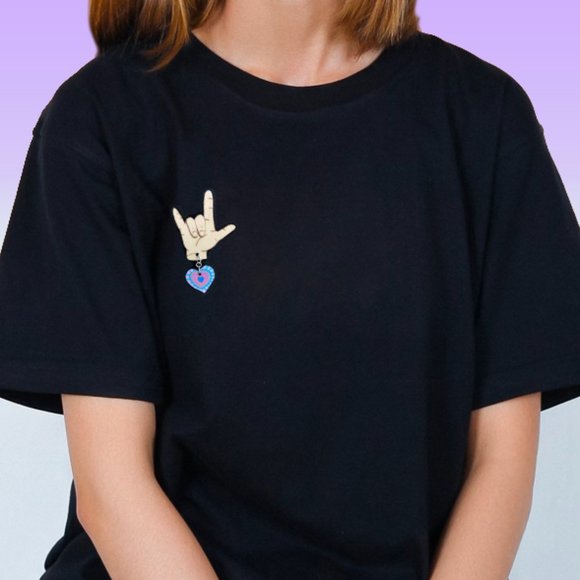 Love You ASL Sign Language Pin ๐คโค๏ธ๐๐๐๐ - Picture 1 of 6